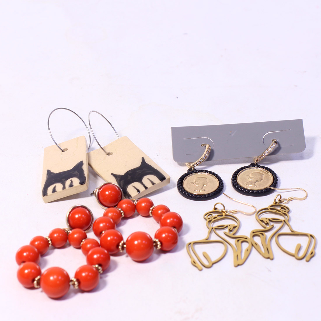 Sept paires de boucles d'oreille Bon état - Vue 3 - 